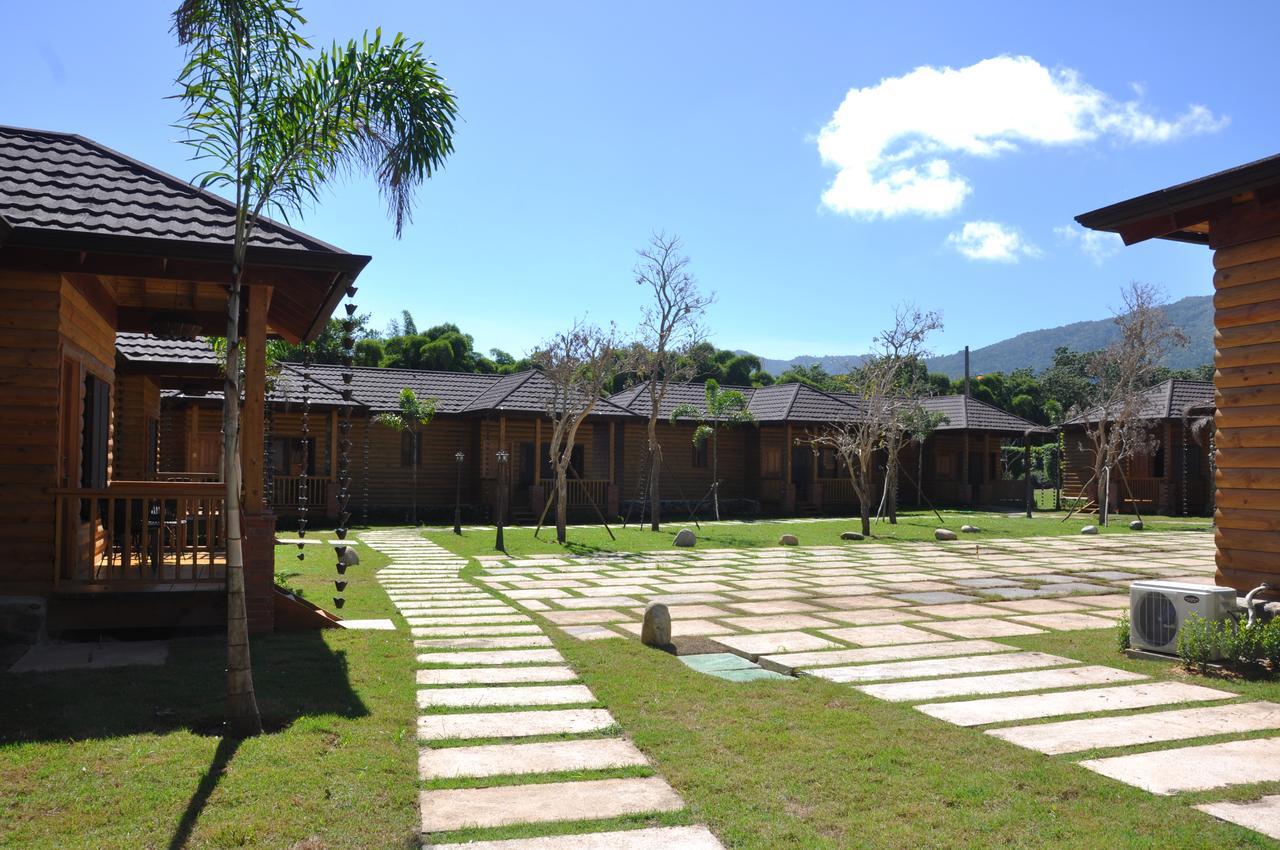 Carmen Hotel & Villas Jarabacoa Exterior foto